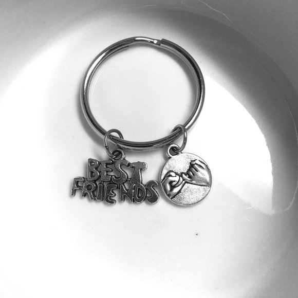 Miniature Best Friends Promise Pinky Swear Charm Keyring Keychain - Picture 2 of 2